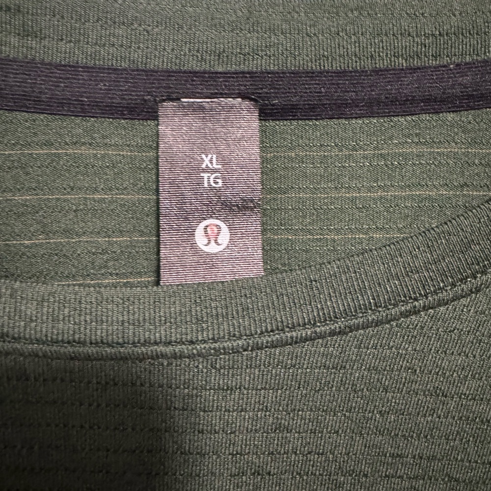 Lululemon Athletica Men’s License to Train shirt. Size XL - Picture 10 of 10